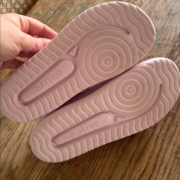 EUC Native Sandals - Picture 5 of 5